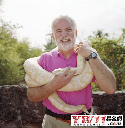夢(mèng)見被蛇纏身