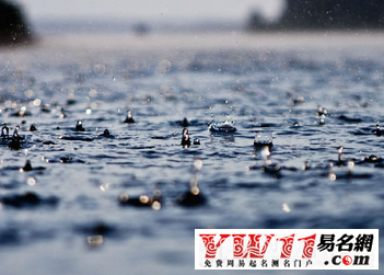 夢(mèng)見下小雨夢(mèng)境解夢(mèng)